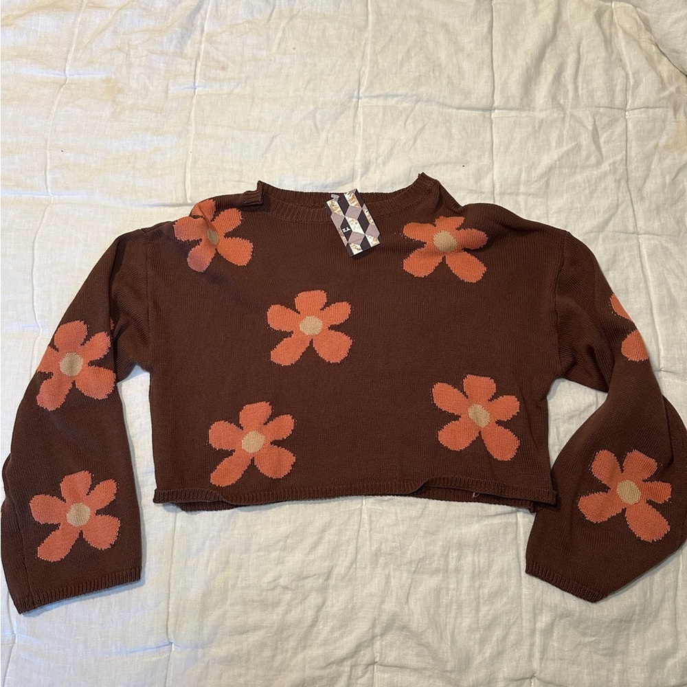 Blue Blush Boutique Brown Cropped Flower Sweater - New